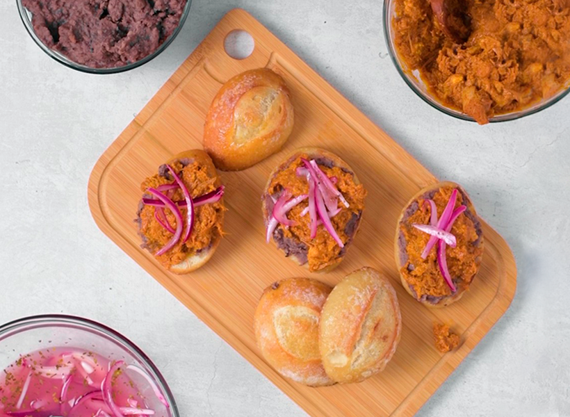 10 antojitos mexicanos y vegetarianos fáciles de preparar TORTITAS DE COCHINITA PIBIL CHATA WEB - 10 antojitos mexicanos y vegetarianos fáciles de preparar
